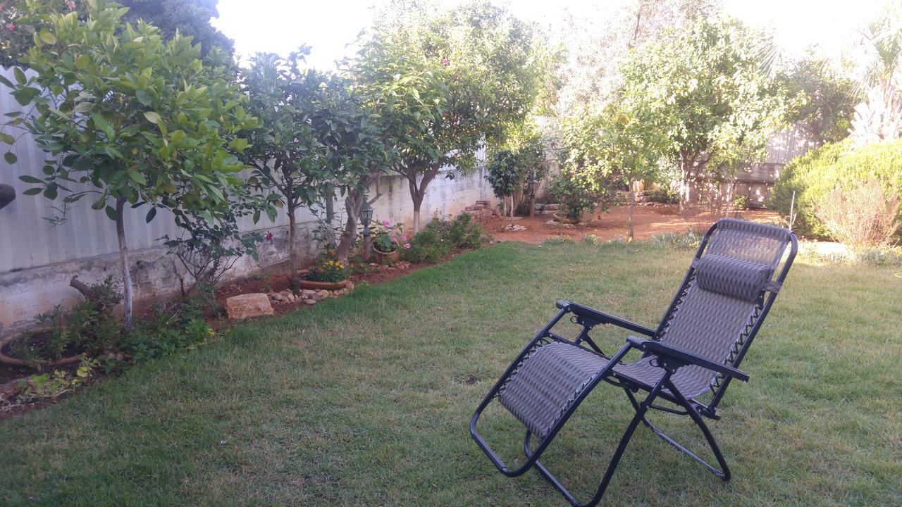 Sabba'S Apartment Kfar Saba Exterior foto