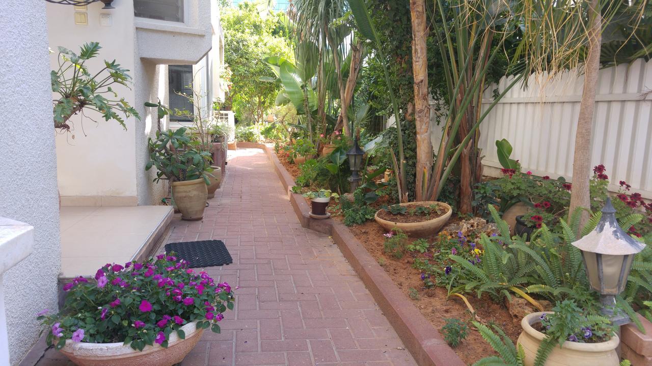 Sabba'S Apartment Kfar Saba Exterior foto